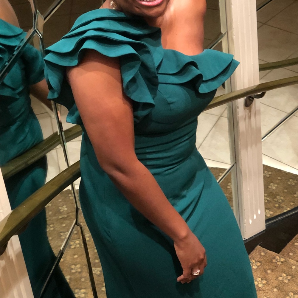 Forest green 1 sleeve gown